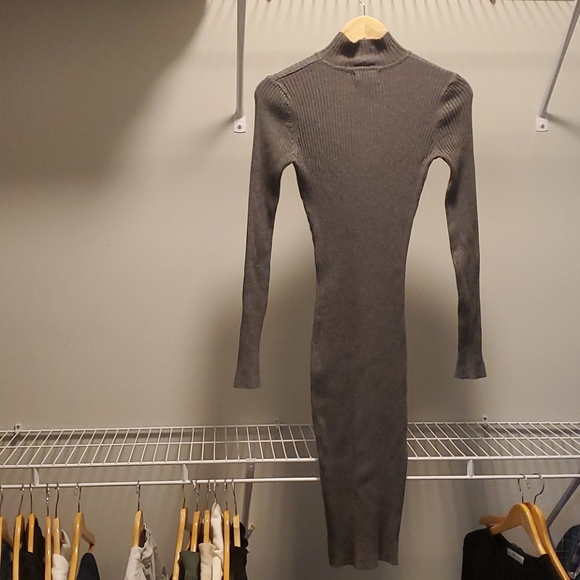 Grey ribbed midi length sweater dress - Picture 3 of 3